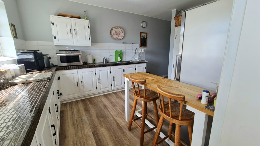 4 Bedroom Property for Sale in Lookout Beach Western Cape